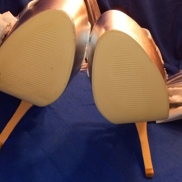 Yoki Women’s THE ONE IN CHARGE  Gladiator Platform Heels, Silver ( BRAND NEW !!! - Picture 7 of 12